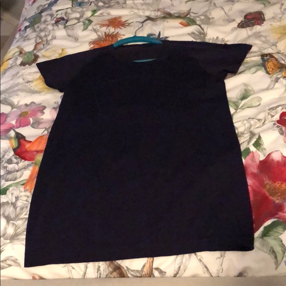 Beautiful top - Picture 3 of 5